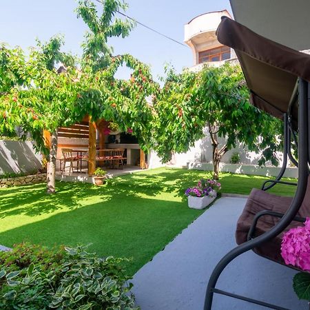 Modern Apartment With Private Pool บาร์บินเย ภายนอก รูปภาพ